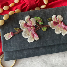 Load image into Gallery viewer, #20 The Singapura Collection