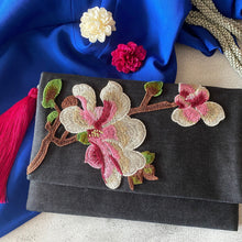 Load image into Gallery viewer, #02 The Singapura Collection