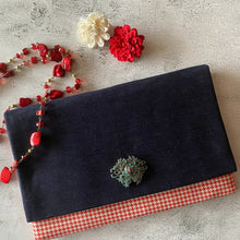 Load image into Gallery viewer, #34 The Singapura Collection