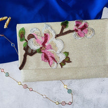 Load image into Gallery viewer, #06 The Singapura Collection