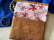 Load image into Gallery viewer, #07 The Singapura Collection