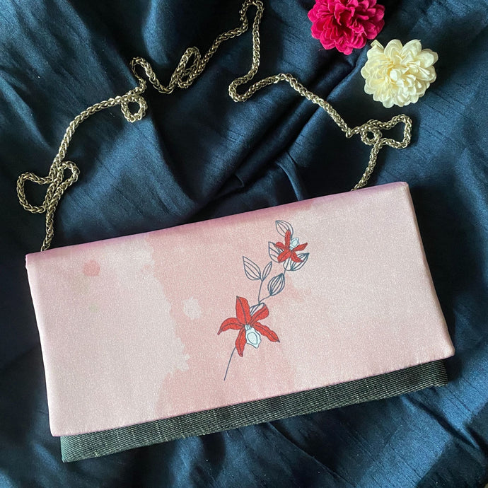 #29 The Singapura Collection Crossbody with chain strap