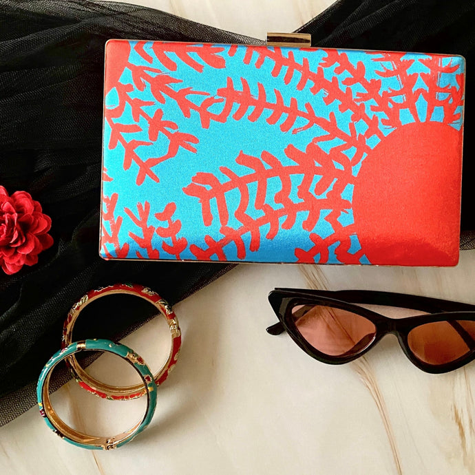 #38 The Singapura Collection - with chain strap