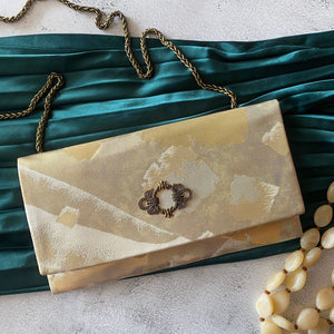#09 The Singapura Collection Crossbody with chain strap